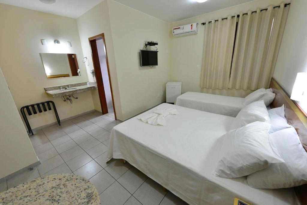 Vind'S Plaza Hotel Caratinga Exteriör bild