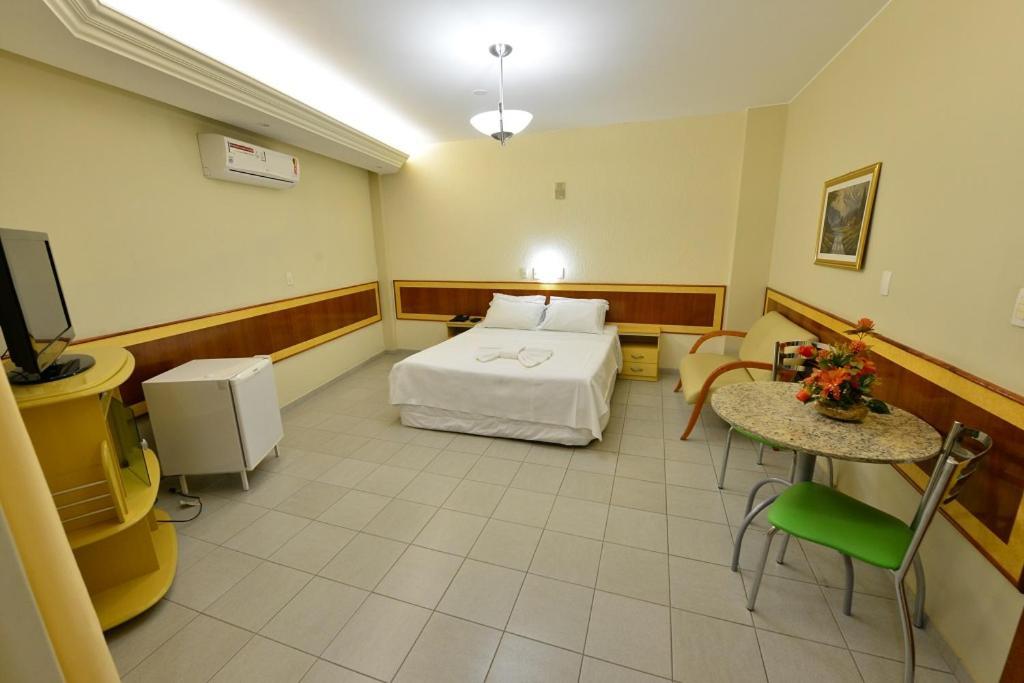 Vind'S Plaza Hotel Caratinga Exteriör bild