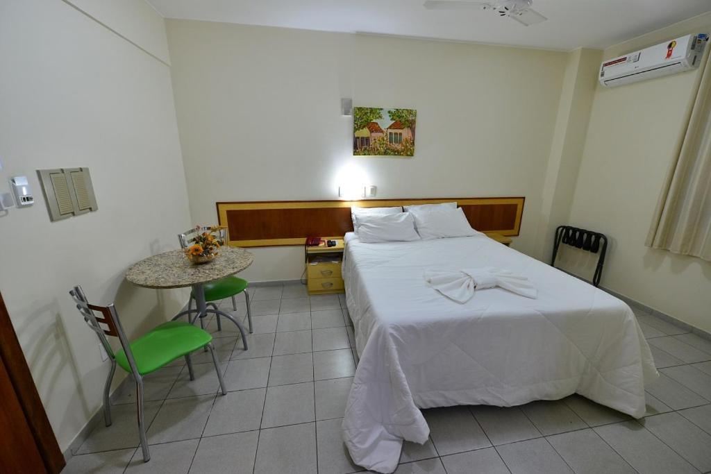 Vind'S Plaza Hotel Caratinga Exteriör bild